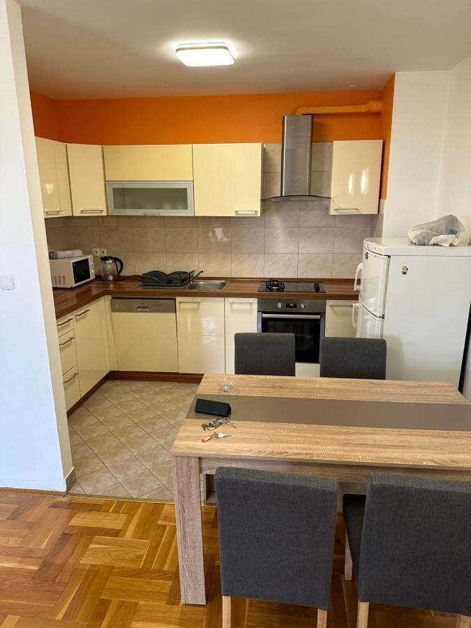 Appartamento Apartman Aurora Kaštel Novi Esterno foto