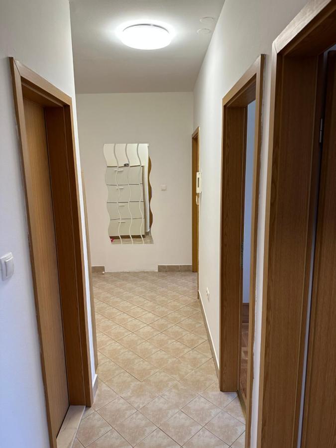 Appartamento Apartman Aurora Kaštel Novi Esterno foto
