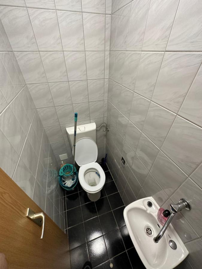 Appartamento Apartman Aurora Kaštel Novi Esterno foto