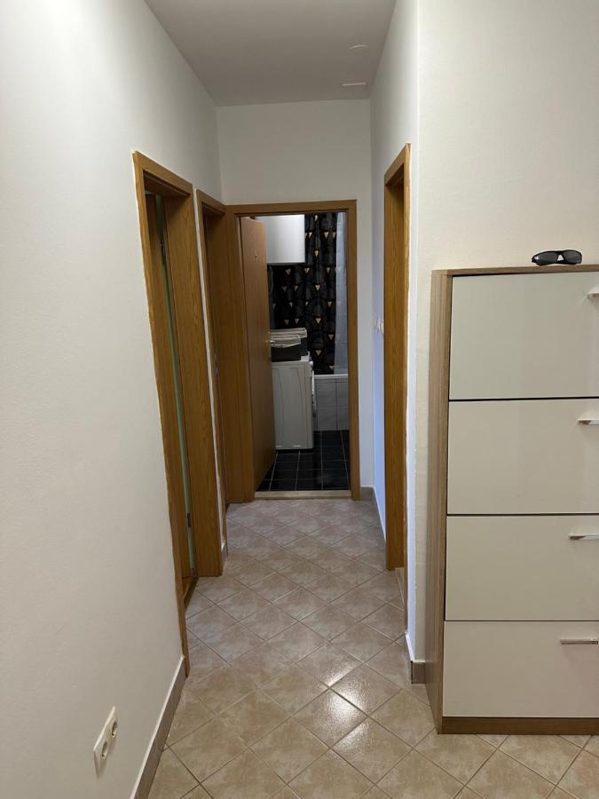 Appartamento Apartman Aurora Kaštel Novi Esterno foto